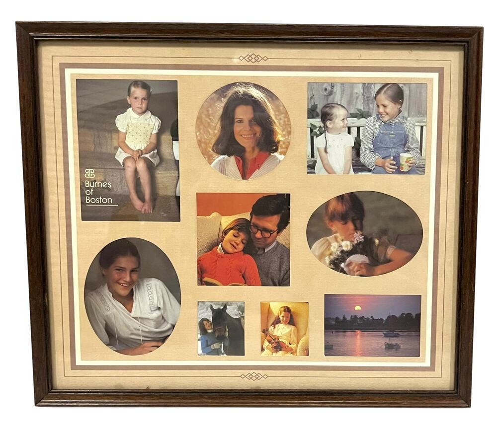 Vintage 60s Brass Photo Picture Frame Bi-Fold Double Hollywood Regency 5x7ā